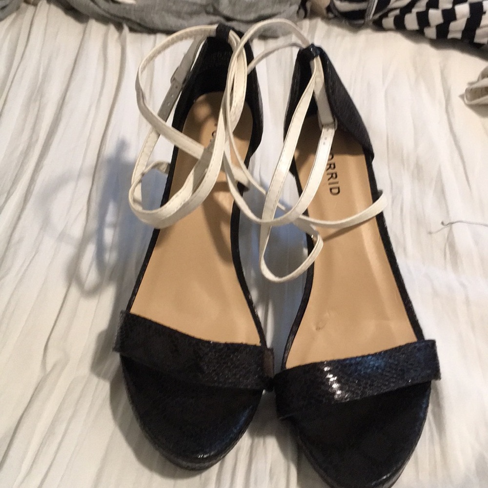 Torrid Size 9W Heels Black W/ White Straps on top